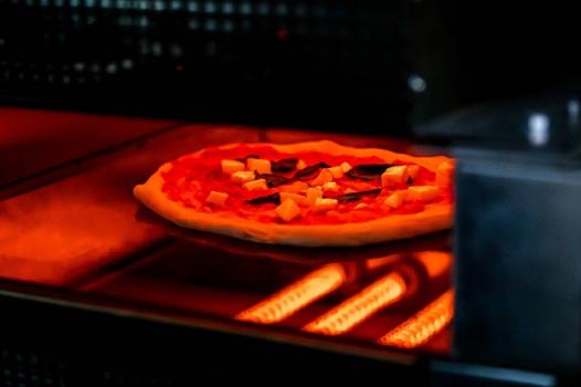 Faster Than Fast Food: Heating Experts Create World's Fastest Pizza-1