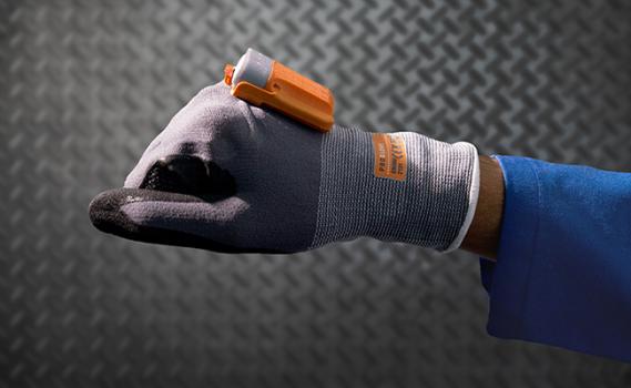 First Ever Industrial Smart Gloves Speed Up Scanning, Picking-1