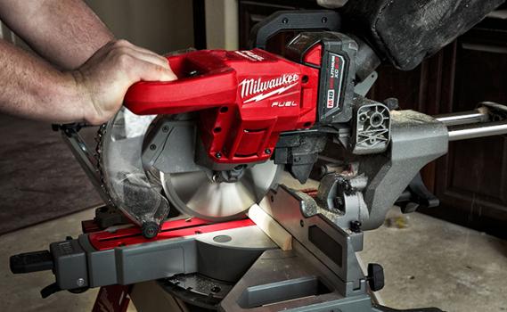 M18 FUEL 7-1/4 in. Portable, Dual Bevel Sliding Miter Saw-1