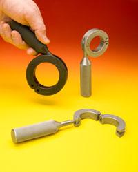HINGED SHAFT COLLAR FEATURES SWING-AWAY CLAMP HANDLE